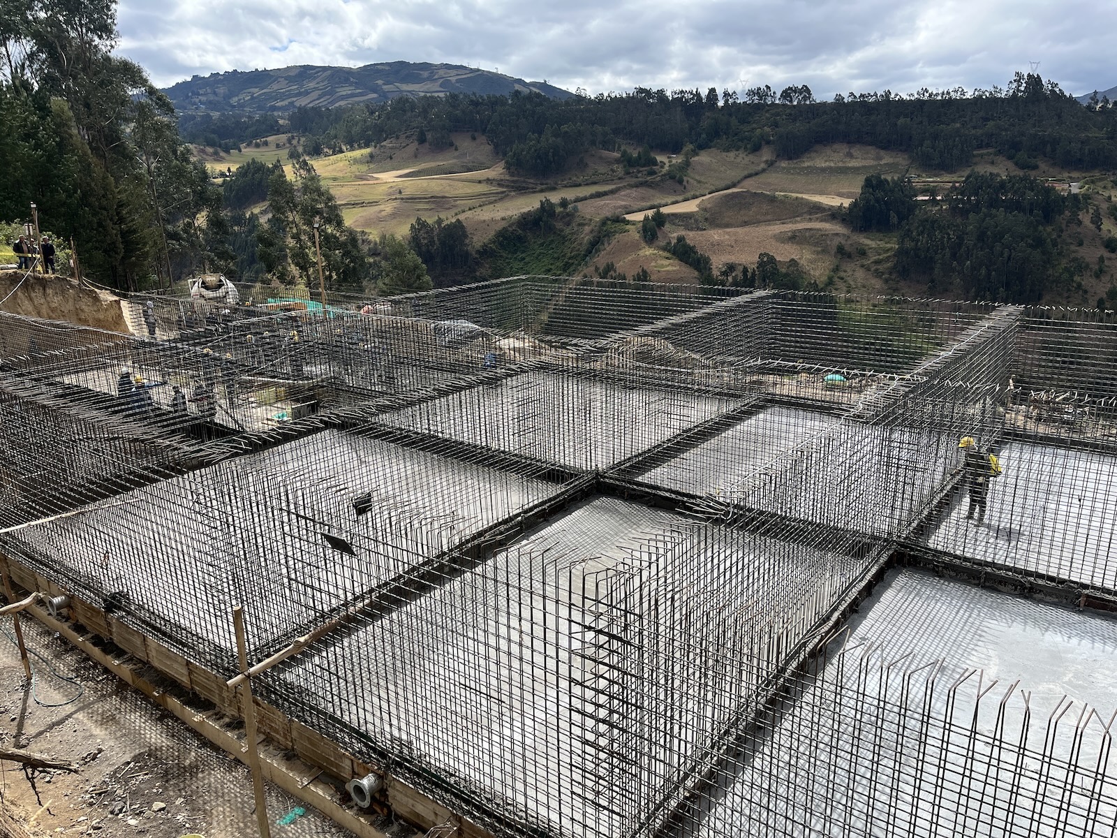 Suministro de concreto premezclado en planta PTAR en Yacuanquer.