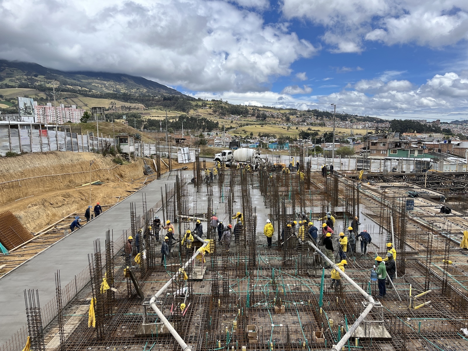 Suministro de concreto premezclado Construcciones Cadel